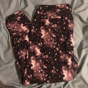 Torrid Activewear size 4. Moon pattern.